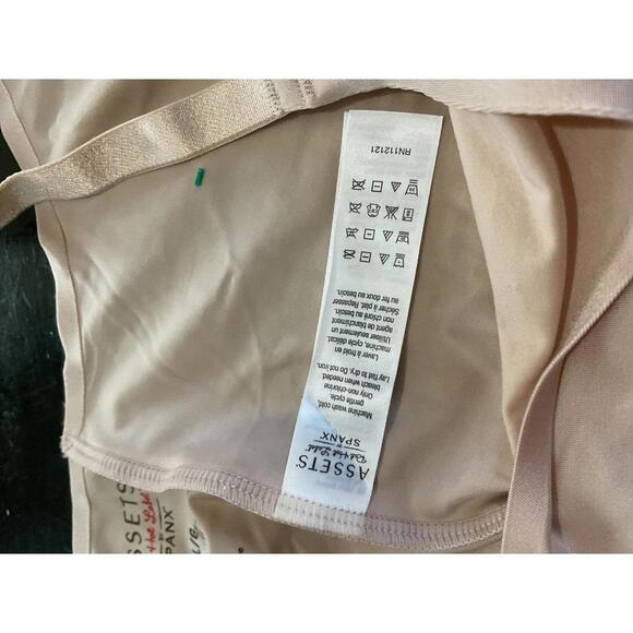 Assets Spanx Light Beige Women's Shapewear Bodysuit with Adjustable Straps - Picture 6 of 13